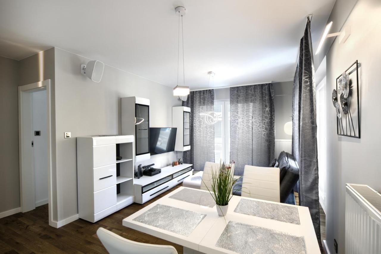 Aboutartapartments - Twin Towers Breslavia Exterior foto
